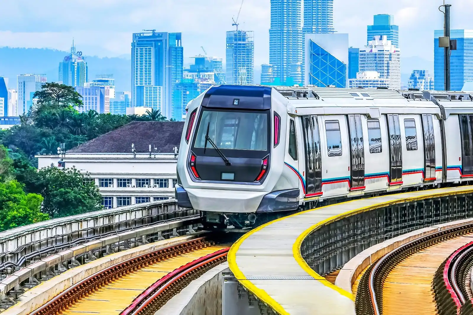 400m to LRT Bangsar